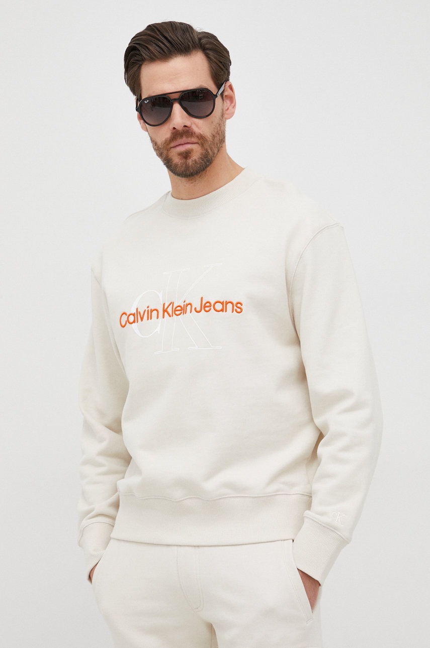

Памучен суичър Calvin Klein Jeans в бежово с апликация, Бежов