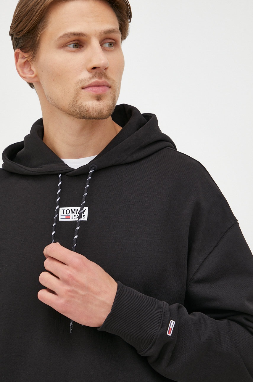 

Памучен суичър Tommy Jeans в черно с изчистен дизайн, Черен