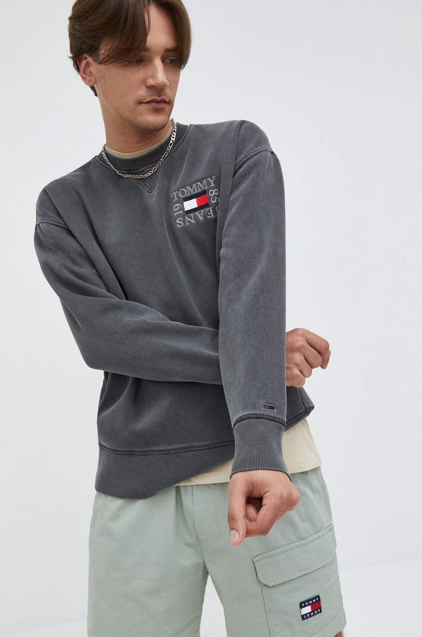 

Суичър Tommy Jeans в сиво с апликация, Сив