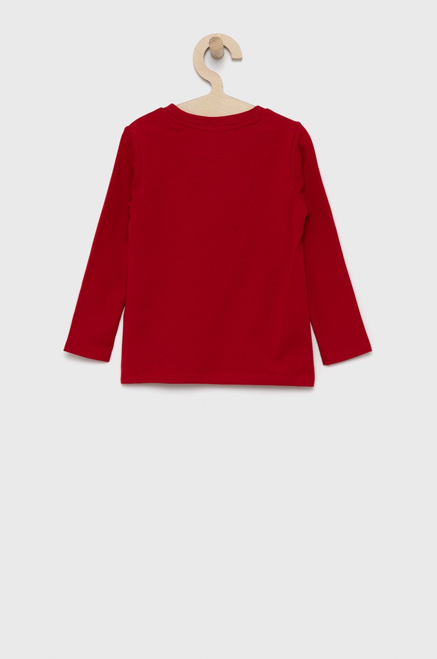 

Хлопковый детский лонгслив Guess цвет красный с принтом