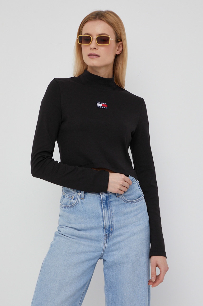

Памучна блуза с дълги ръкави Tommy Jeans в черно с ниско поло, Черен