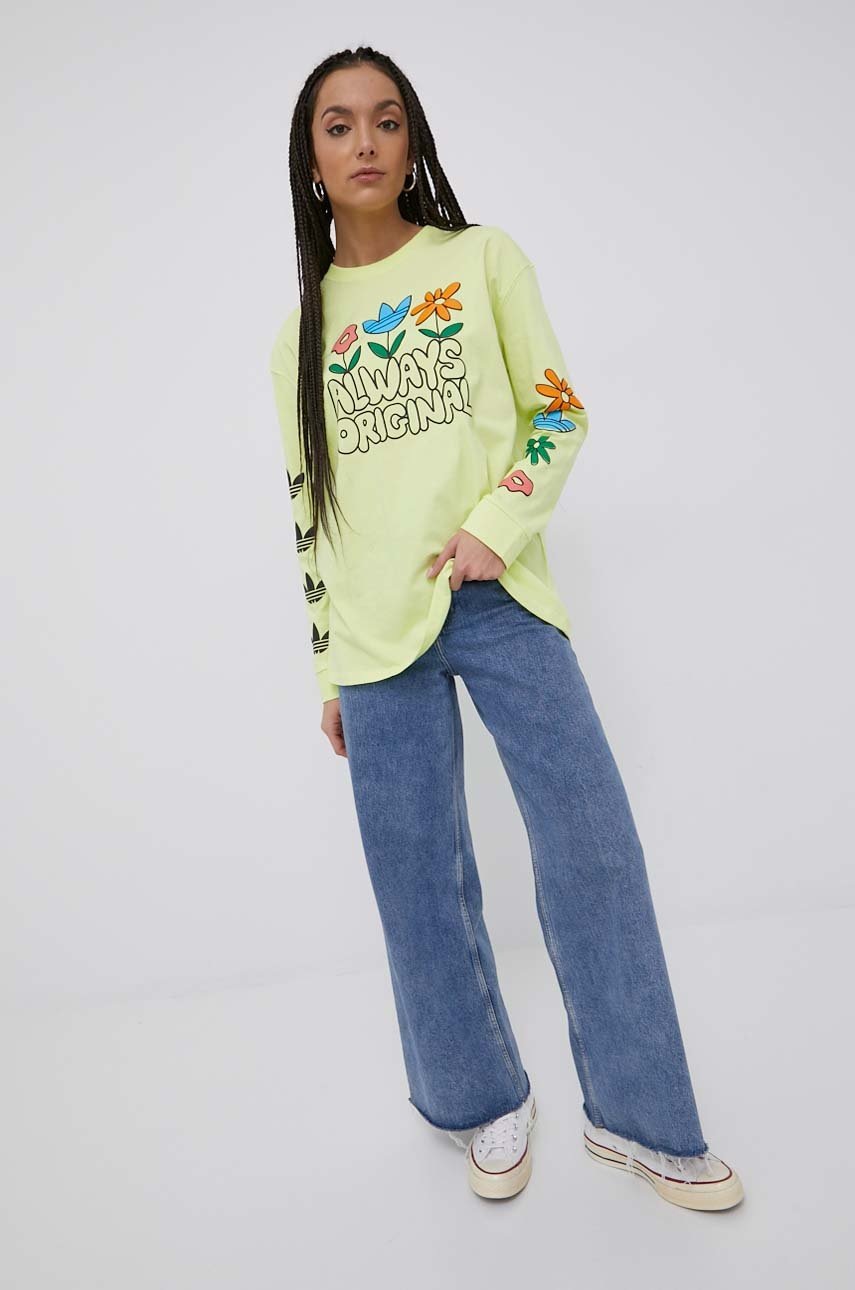 

Хлопковый лонгслив adidas Originals Always Original цвет зелёный