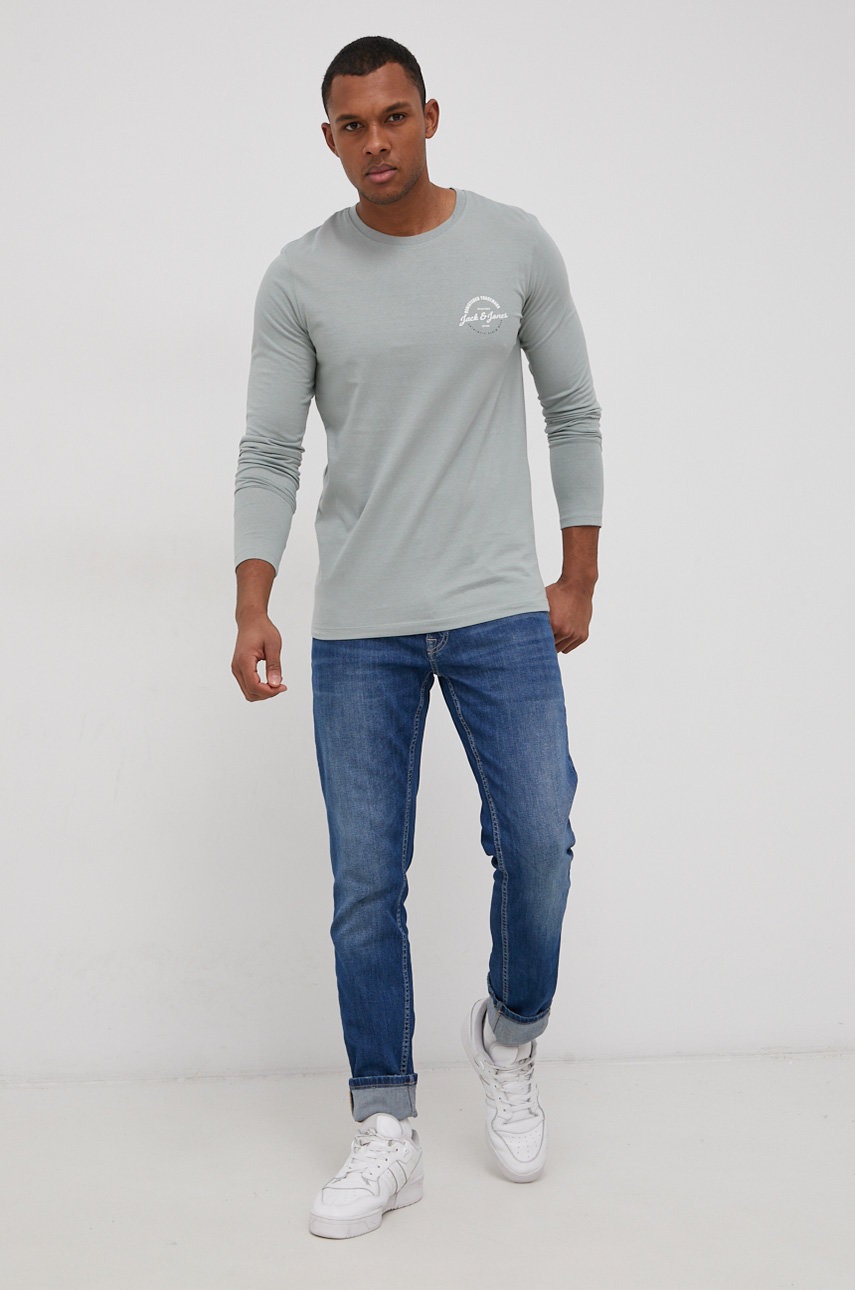 

Бавовняний лонгслів Jack & Jones колір зелений з принтом