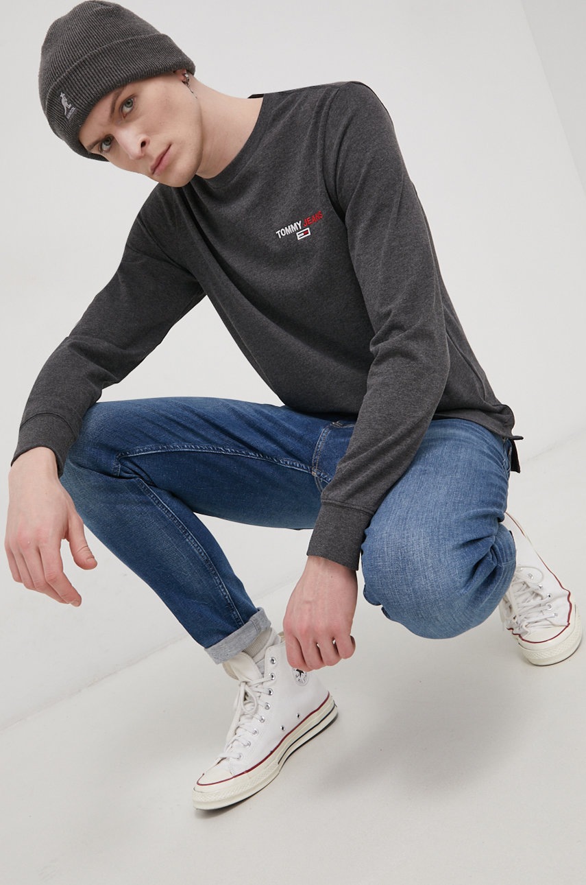 

Лонгслив Tommy Jeans мужской цвет серый меланж