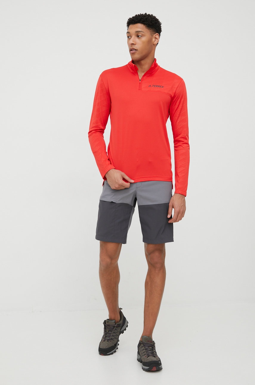

Спортивный лонгслив adidas TERREX Multi H53390 цвет красный однотонный