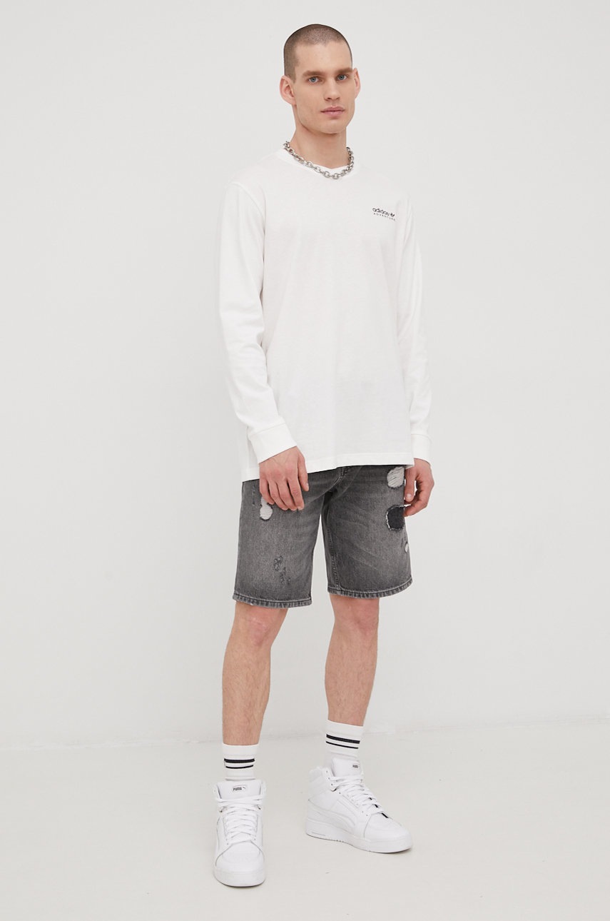 

Хлопковый лонгслив adidas Originals цвет белый с принтом