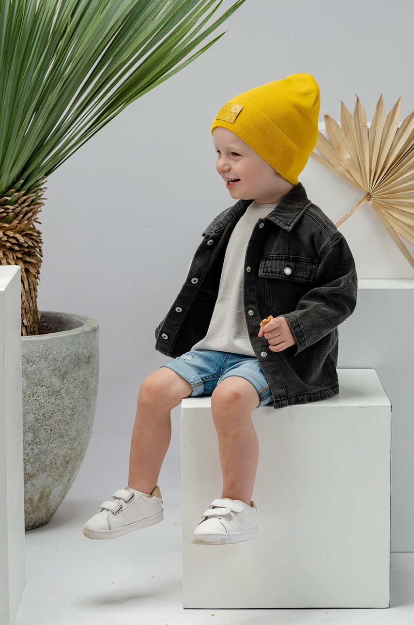 

Детска шапка Jamiks в жълто с фина плетка, Жълт