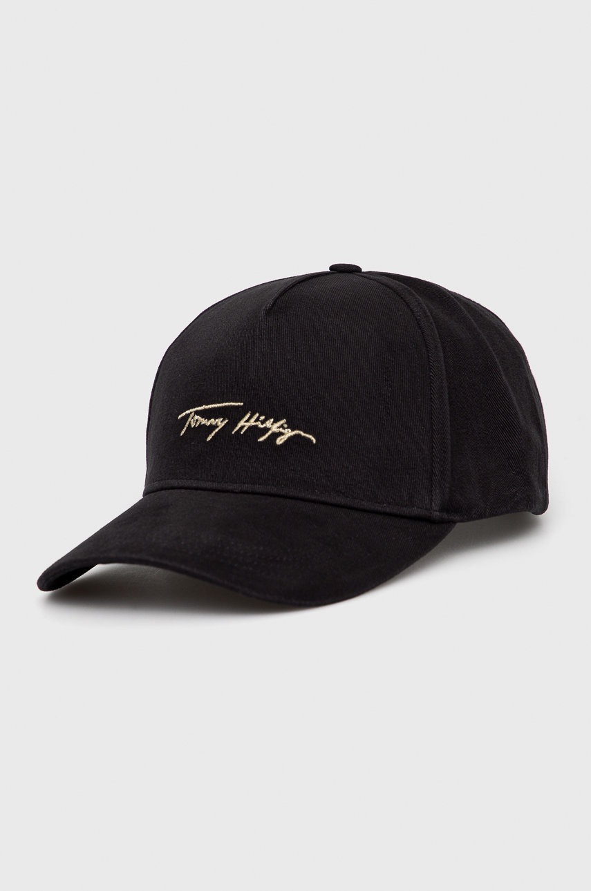 

Памучна шапка Tommy Hilfiger в черно с изчистен дизайн, Черен