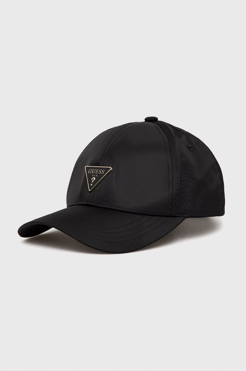 

Шапка Guess в черно с апликация, Черен