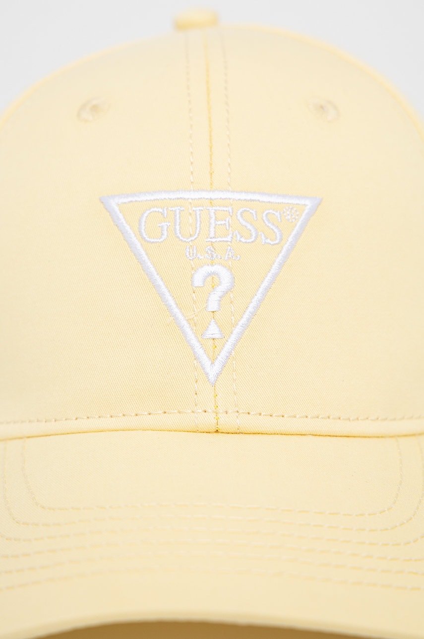 

Хлопковая кепка Guess цвет жёлтый однотонная