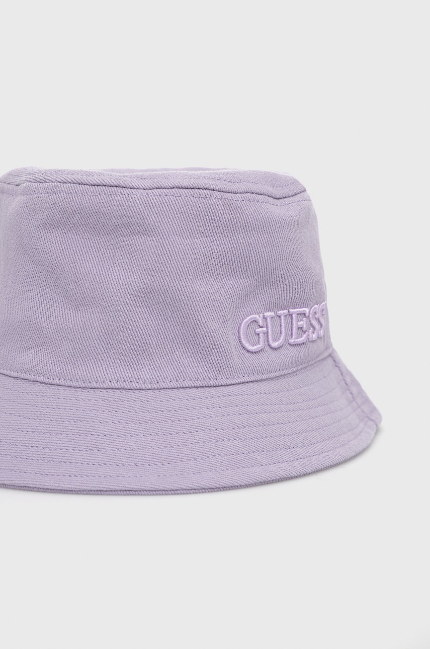 

Шляпа из хлопка Guess цвет фиолетовый хлопковый