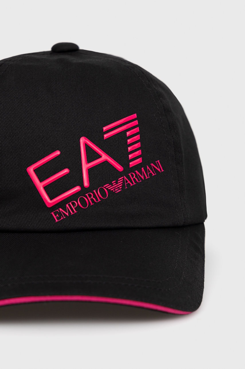 

Хлопковая кепка EA7 Emporio Armani цвет чёрный с аппликацией
