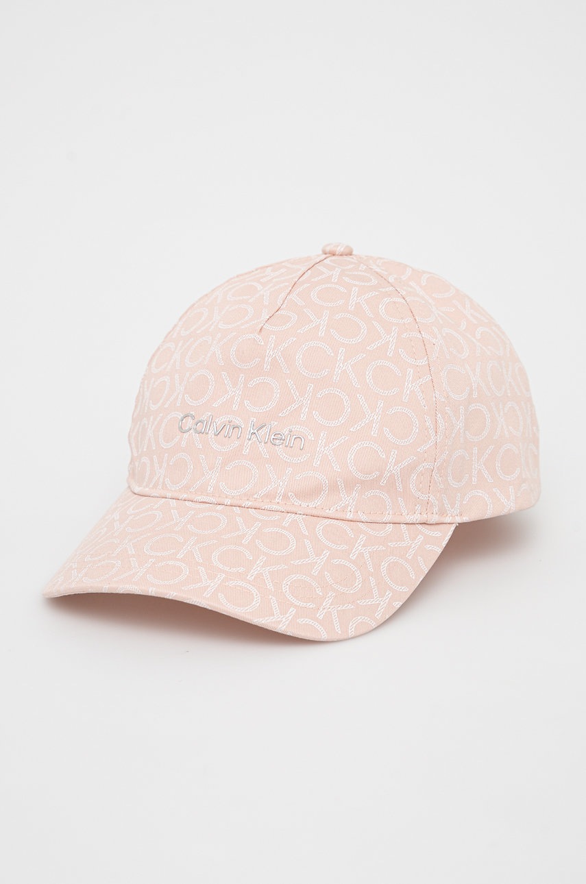 

Шапка Calvin Klein в бежово с десен, Розов