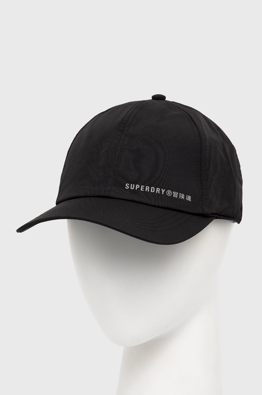 

Шапка Superdry в черно с изчистен дизайн, Черен