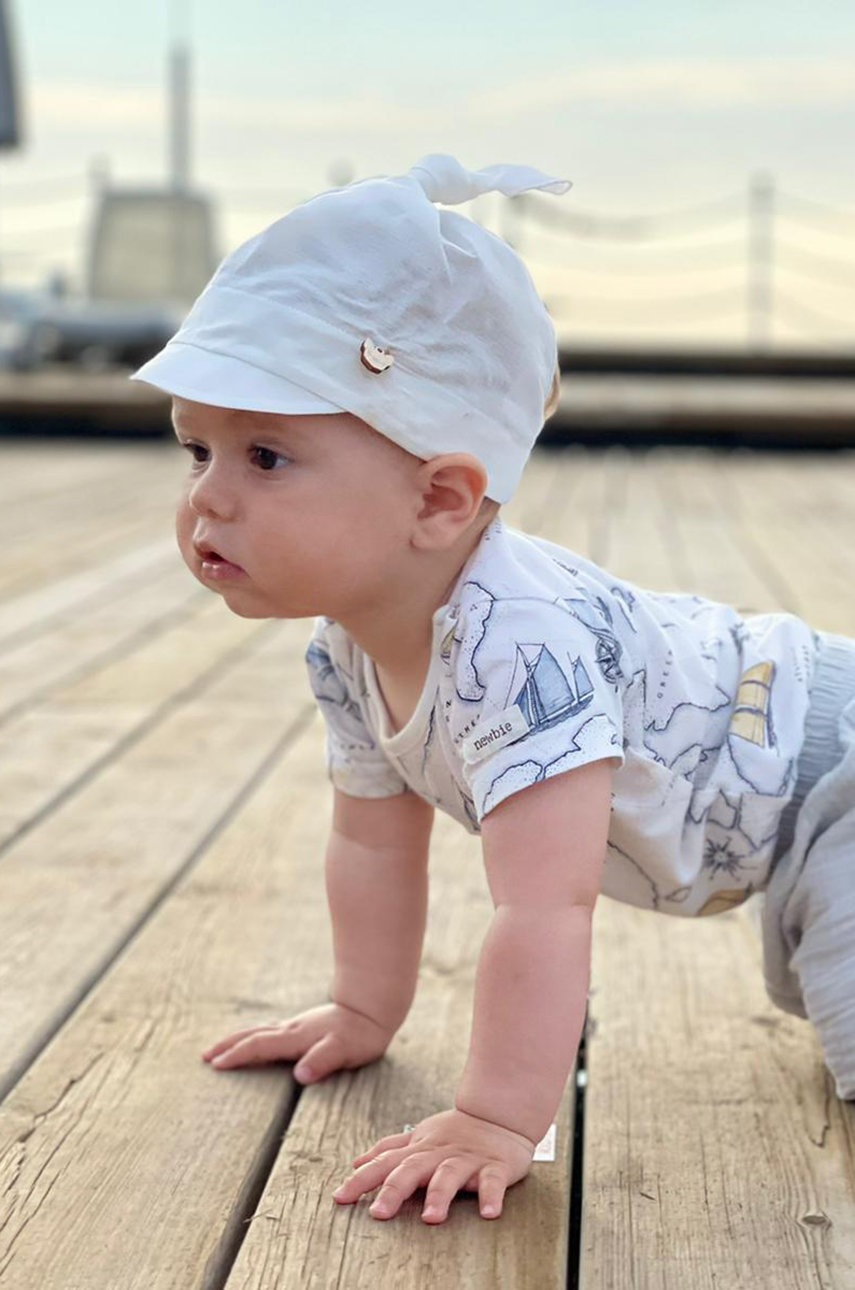 

Детска шапка Jamiks в бежово с фина плетка, Бежов