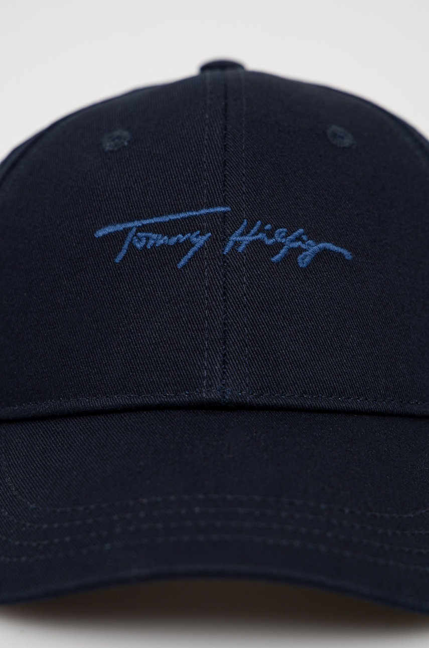 

Детская хлопковая кепка Tommy Hilfiger цвет синий с аппликацией