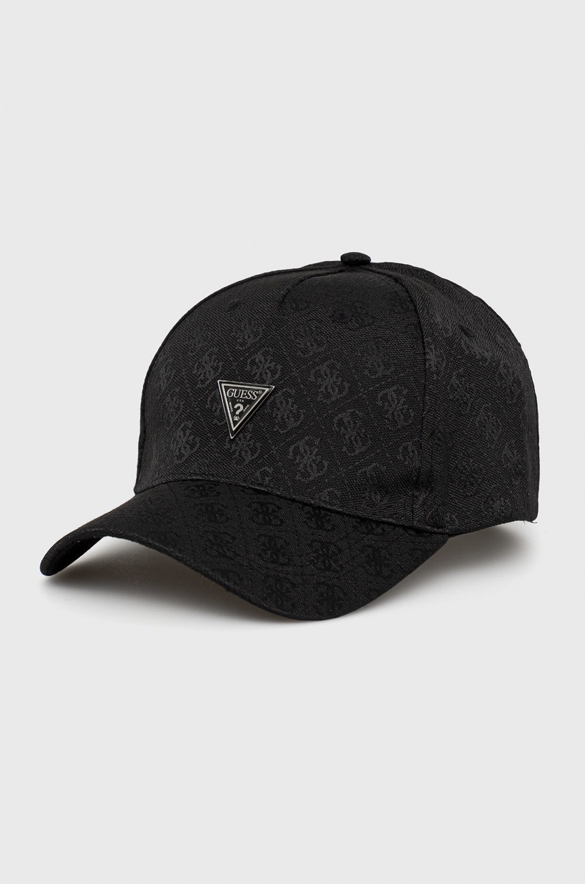 

Шапка Guess в черно с десен, Черен