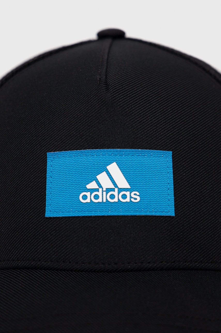 

Кепка adidas цвет чёрный с аппликацией