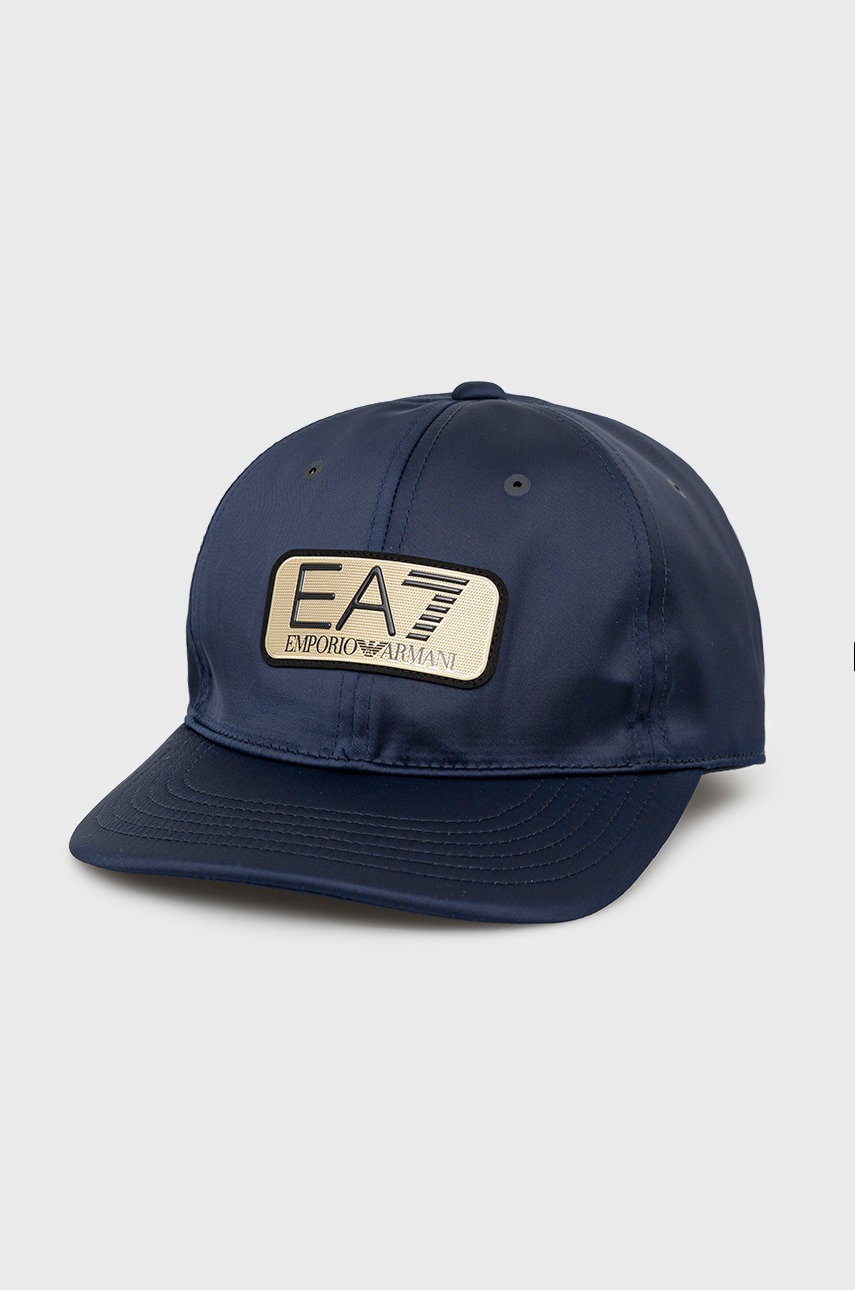 

Шапка EA7 Emporio Armani в тъмносиньо с апликация, Тъмносин