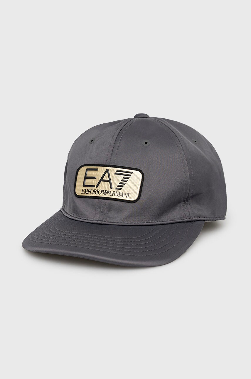 

Шапка EA7 Emporio Armani в сиво с апликация, Сив