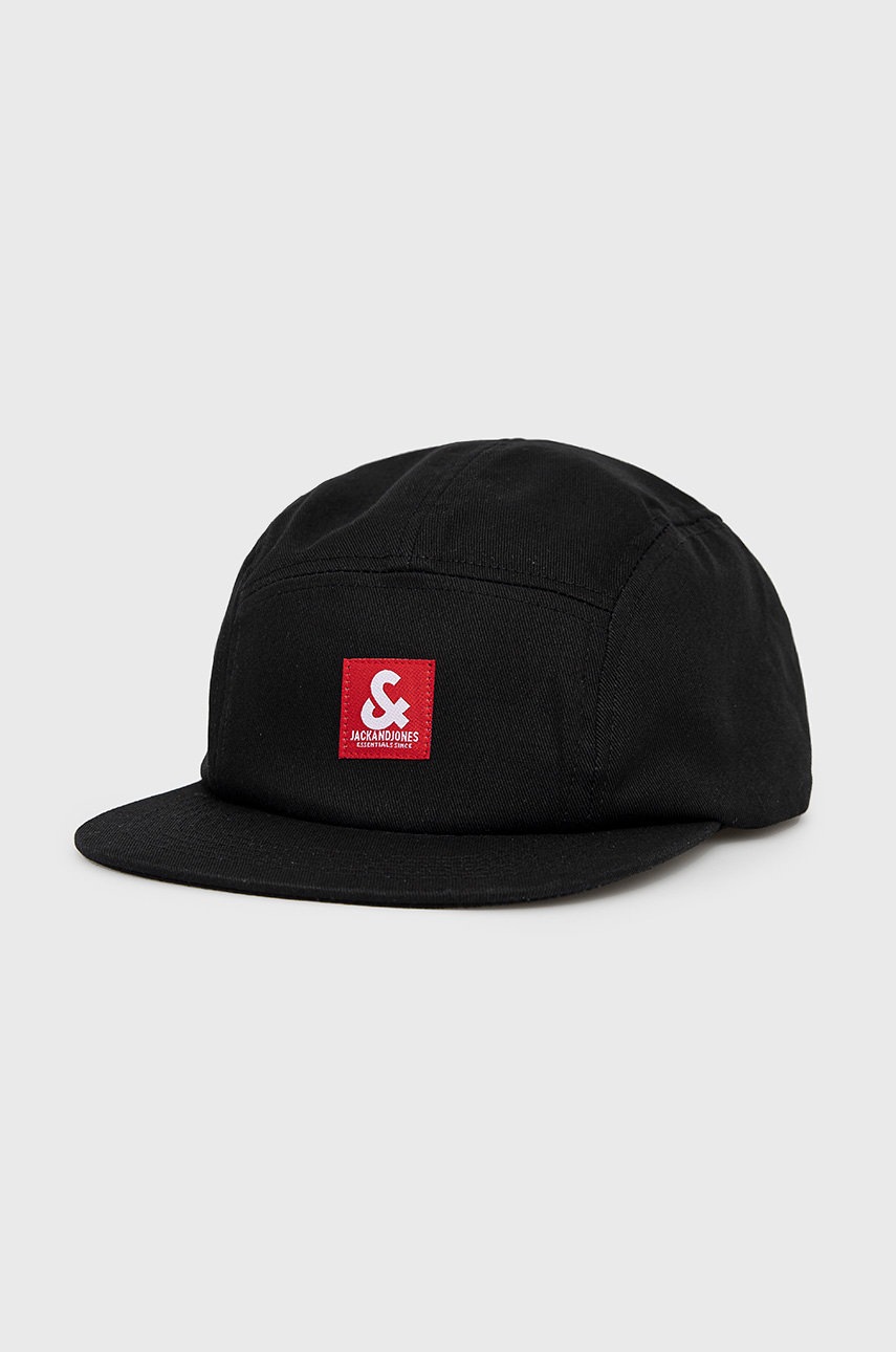 

Памучна шапка Jack & Jones в черно с апликация, Черен