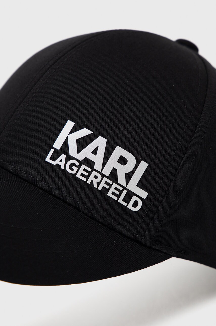

Кепка Karl Lagerfeld цвет чёрный с аппликацией
