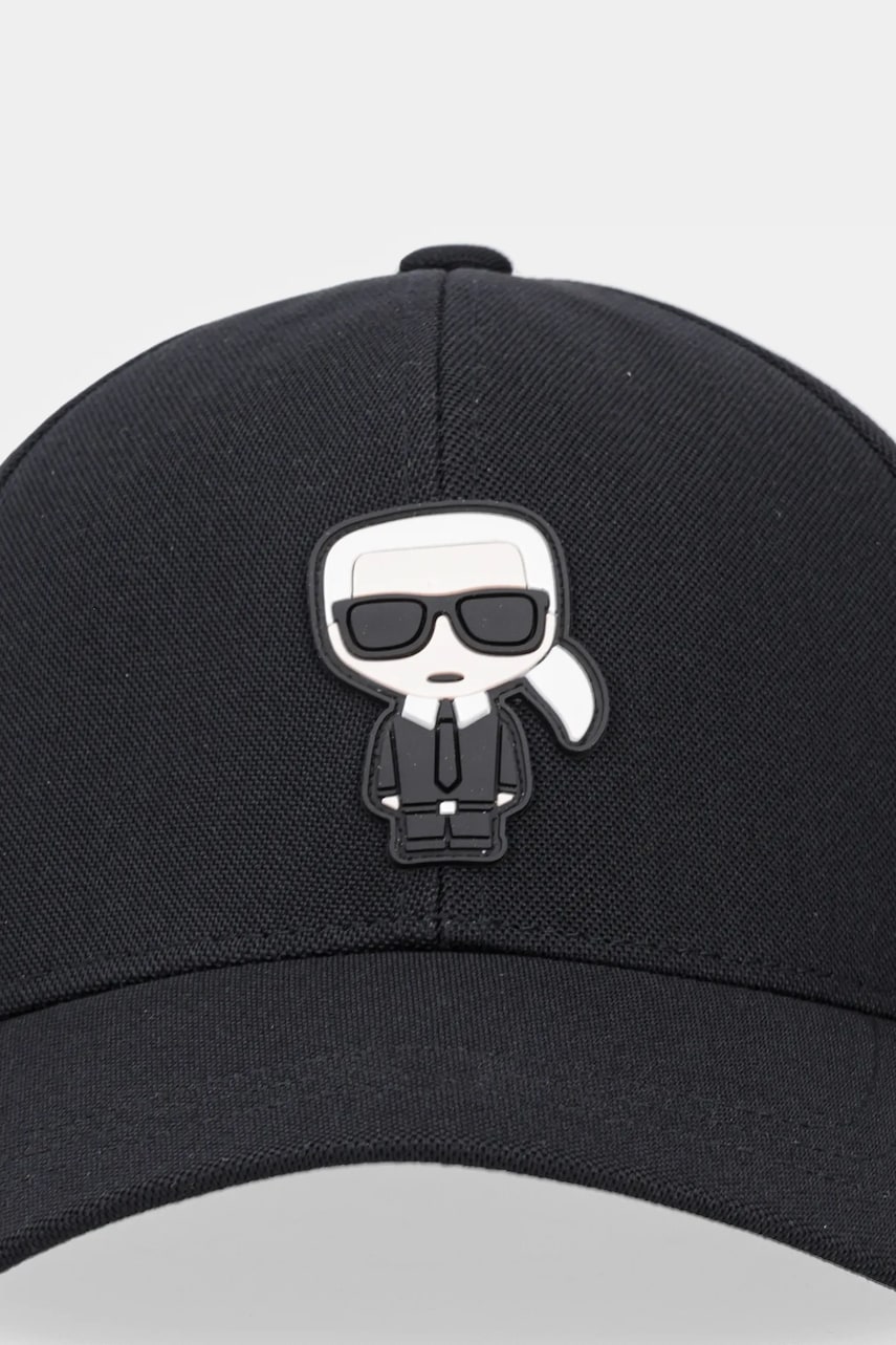 Кепка Karl Lagerfeld цвет чёрный с аппликацией Кепка Karl Lagerfeld цвет чёрный с аппликацией