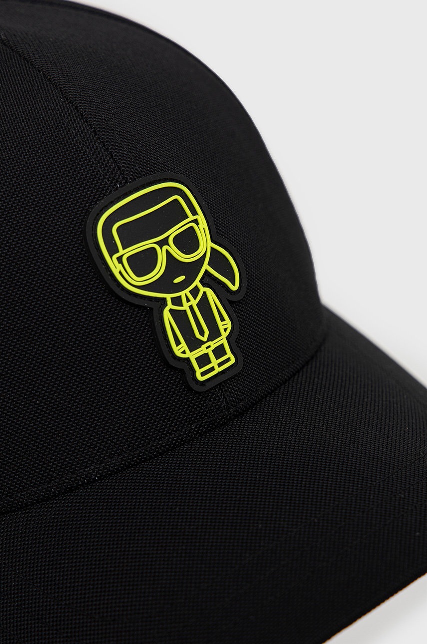 

Шапка Karl Lagerfeld колір чорний з аплікацією