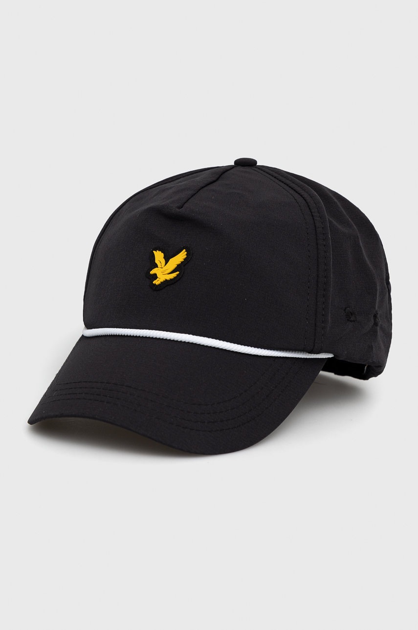 

Шапка Lyle & Scott в черно с апликация, Черен