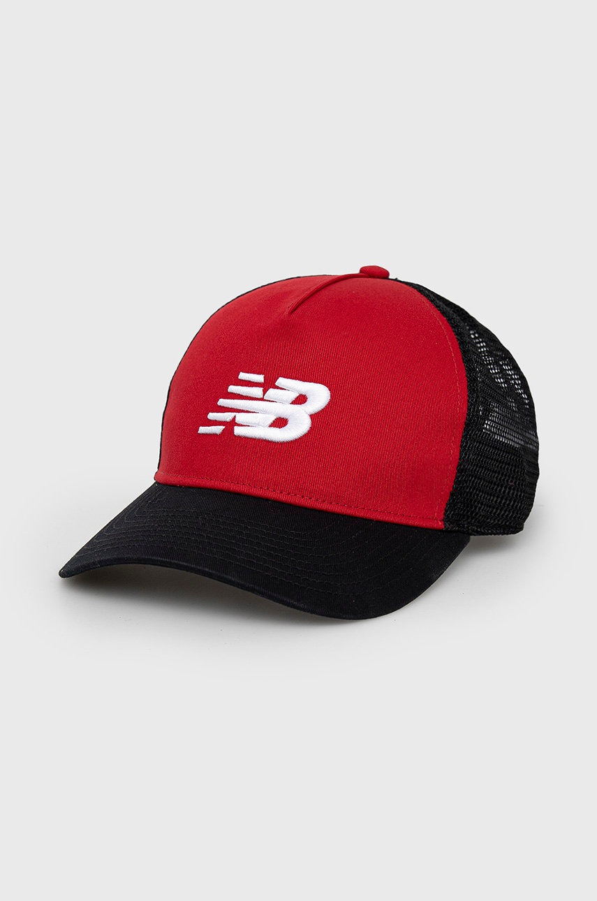 

Шапка New Balance LAH01001TRE в червено с апликация, Червен