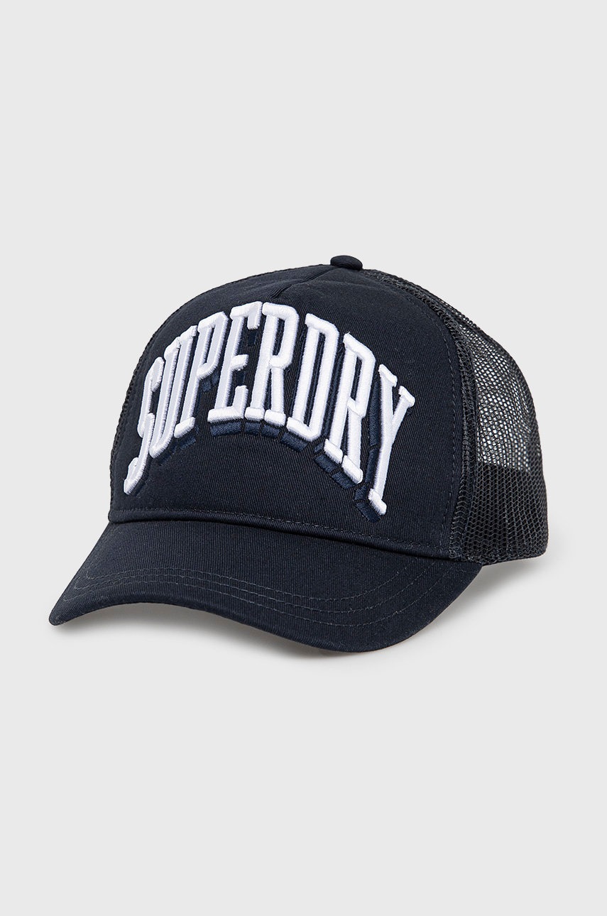 

Шапка Superdry в тъмносиньо с апликация, Тъмносин