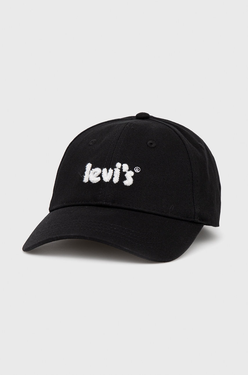 

Памучна шапка Levi's в черно с апликация, Черен