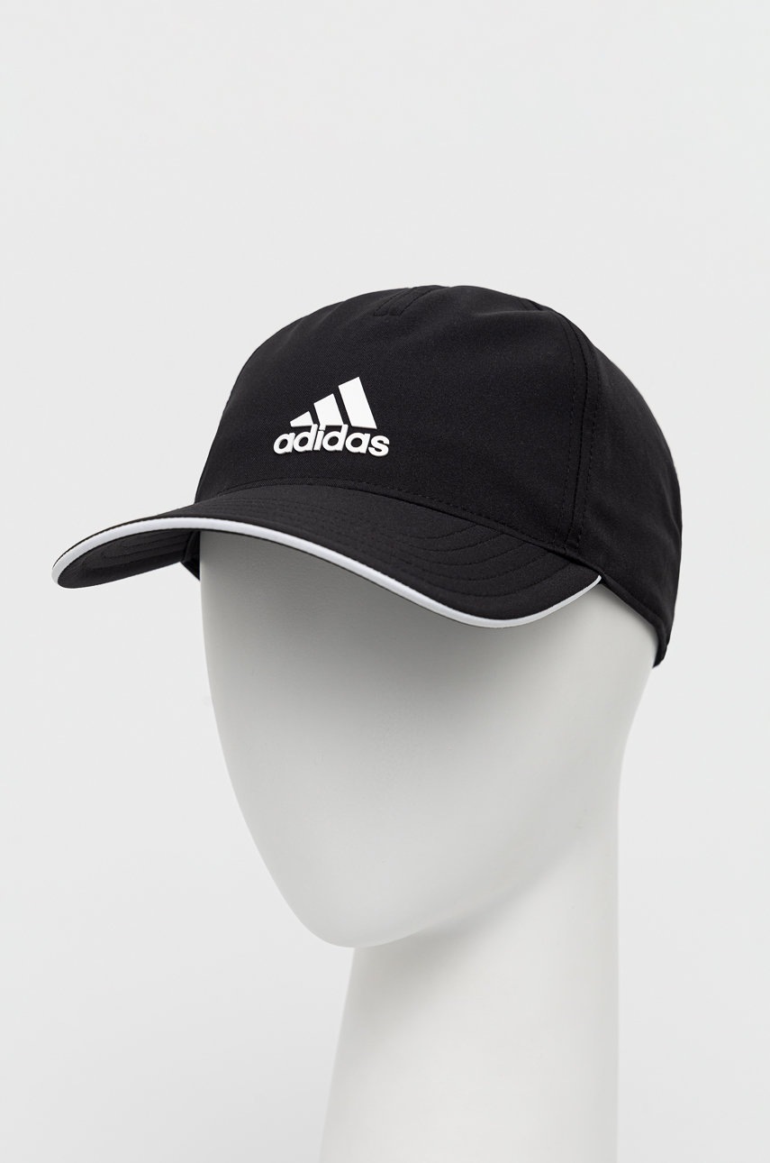 

Кепка adidas HD7242 колір чорний з аплікацією