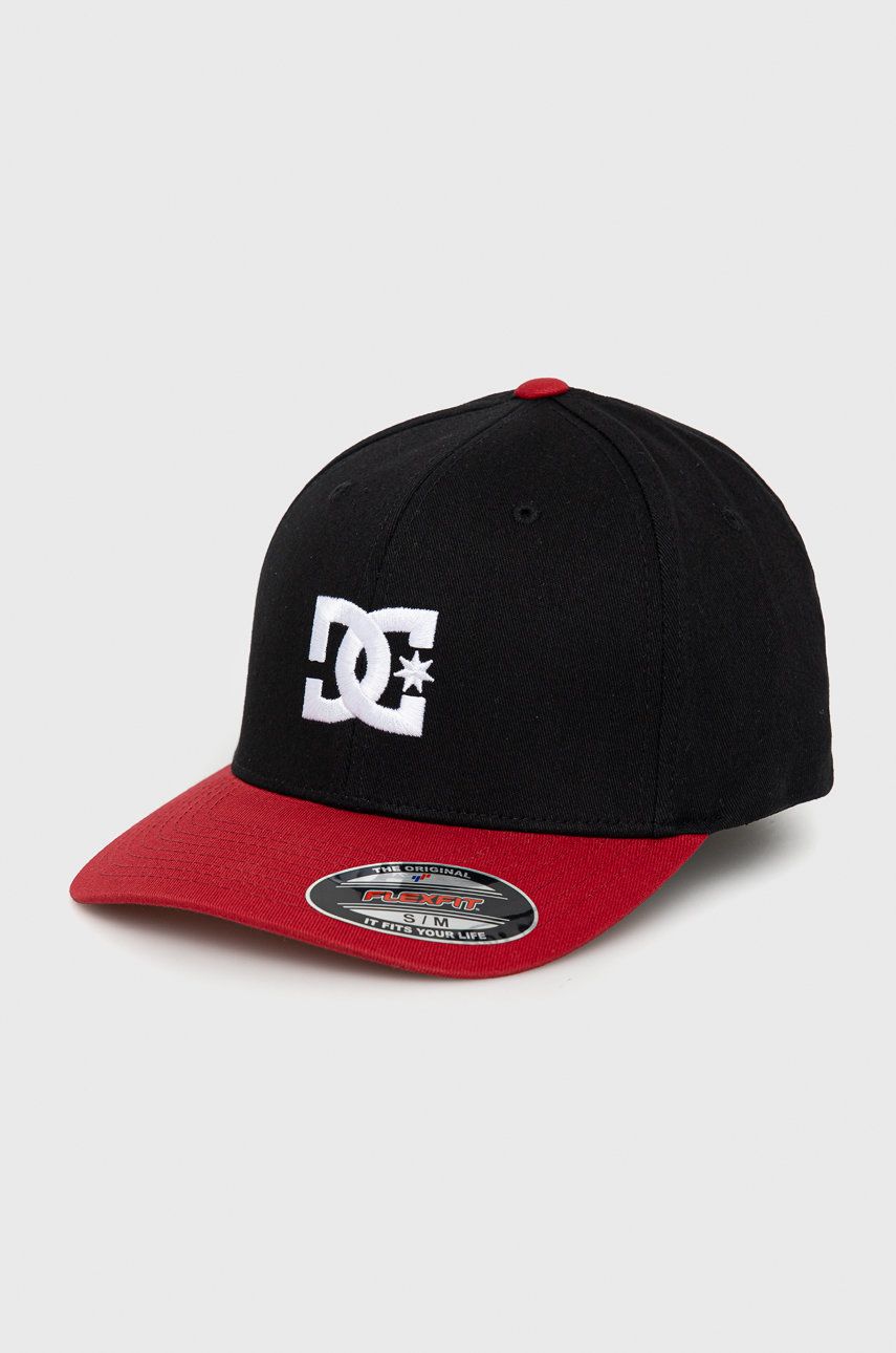 DC czapka kolor czarny gładka