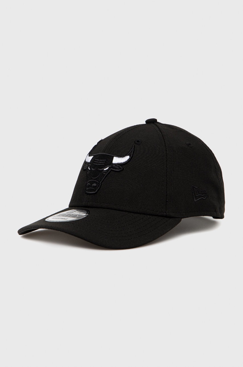 

Шапка New Era в черно с апликация, Черен