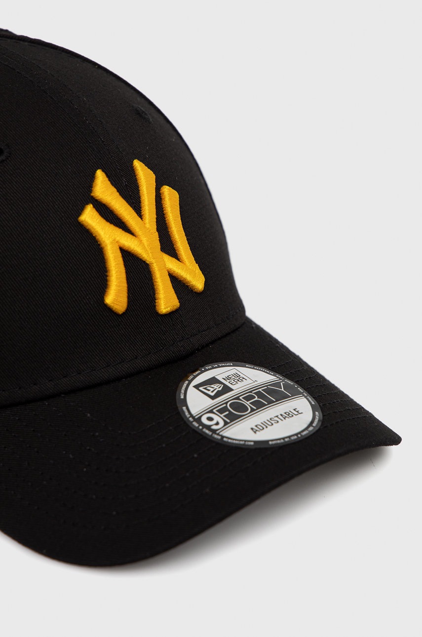 

Хлопковая кепка New Era цвет чёрный с аппликацией