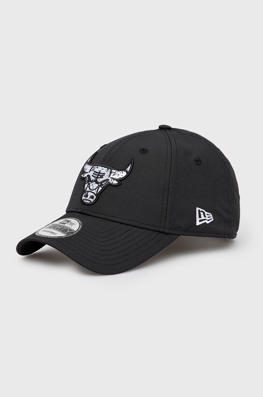 

Шапка New Era в черно с апликация, Черен
