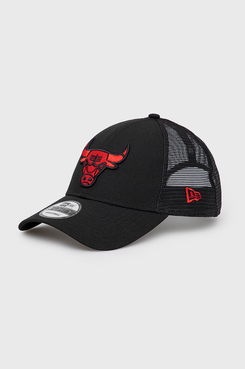 

Шапка New Era в черно с апликация, Черен