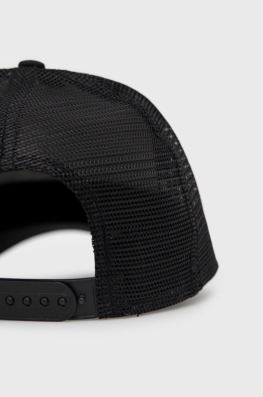 

Кепка New Era колір чорний з аплікацією