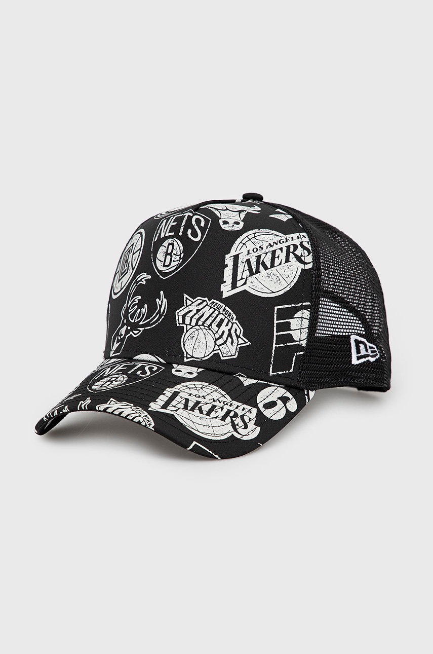 

Шапка New Era в черно с принт, Черен