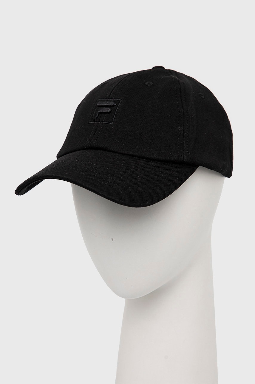 

Шапка Fila в черно с изчистен дизайн, Черен