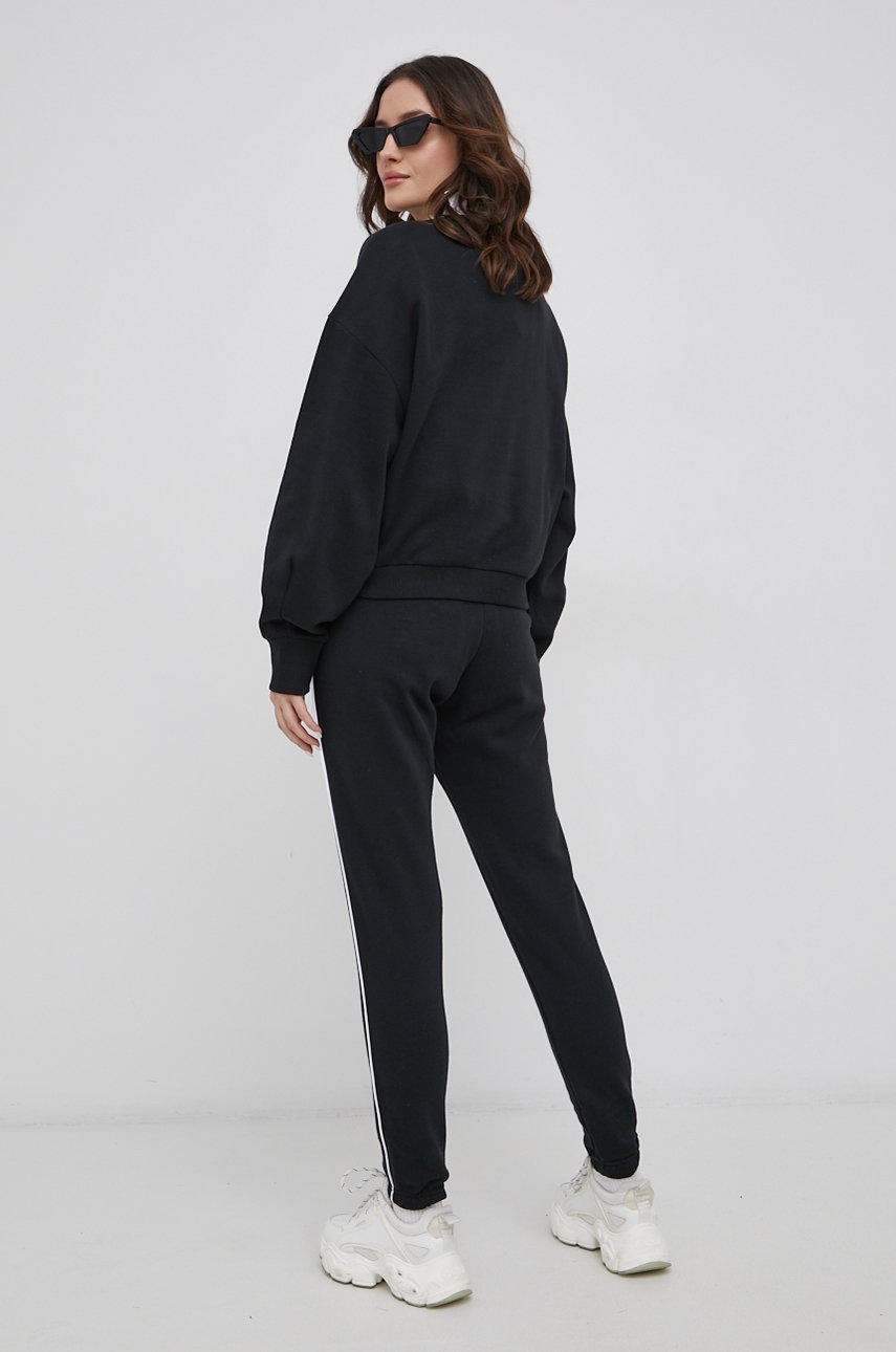 

Спортивный костюм Reebok HB2338 женский цвет чёрный