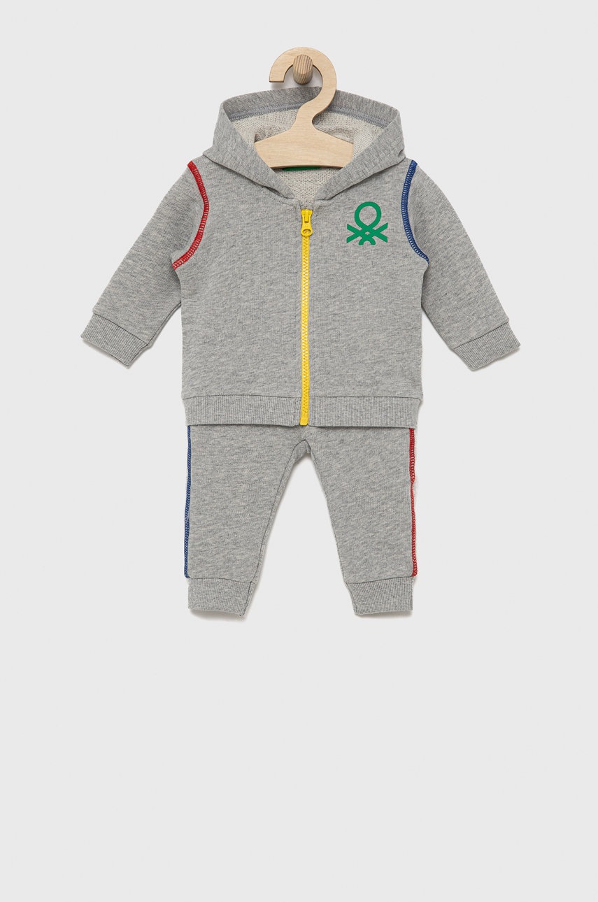 

Детски памучен анцуг United Colors of Benetton в сиво, Сив