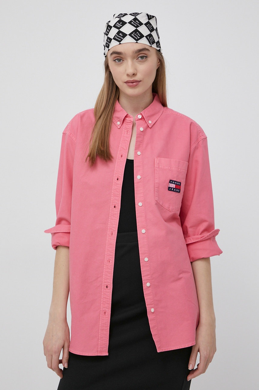 

Памучна риза Tommy Jeans дамска в розово със свободна кройка с класическа яка, Розов