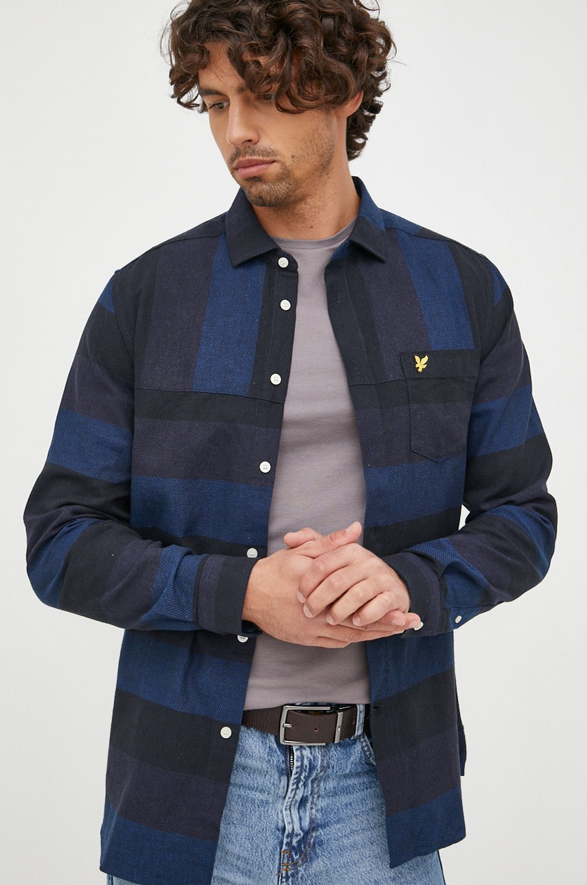 

Льняная рубашка Lyle & Scott мужская цвет синий regular классический воротник