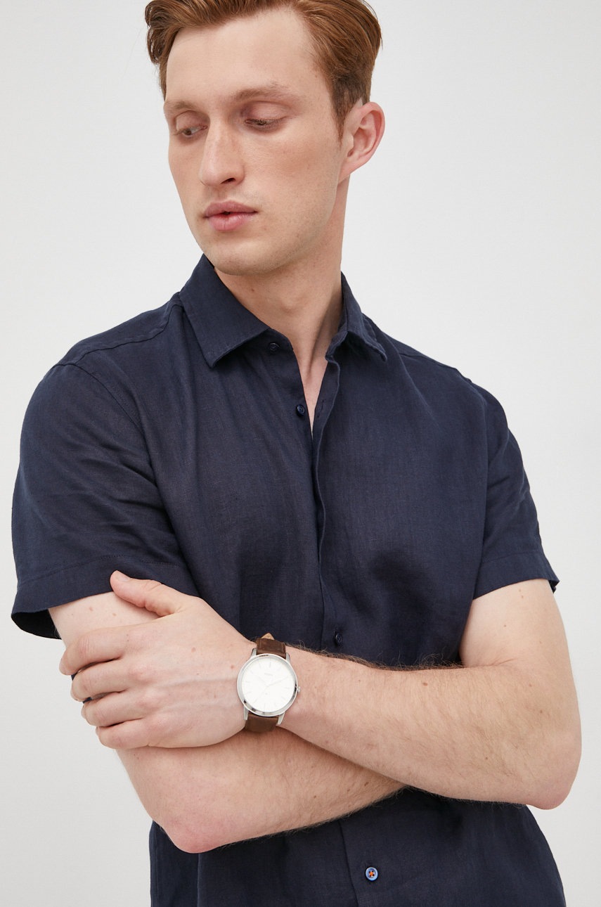 

Ленена риза BOSS Boss Casual мъжка в тъмносиньо със стандартна кройка с класическа яка, Тъмносин