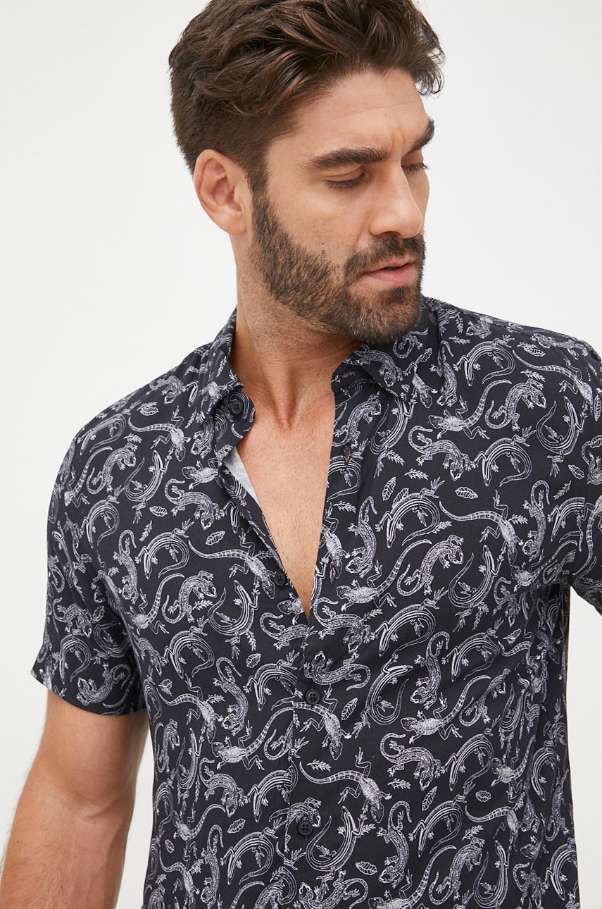 

Риза Guess мъжка в черно с кройка по тялото с класическа яка, Черен