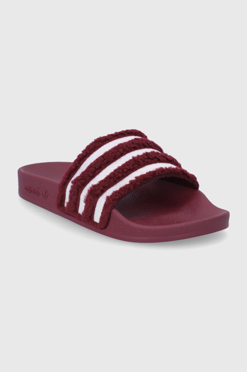 

Шлепанцы adidas Originals Adilette женские цвет фиолетовый
