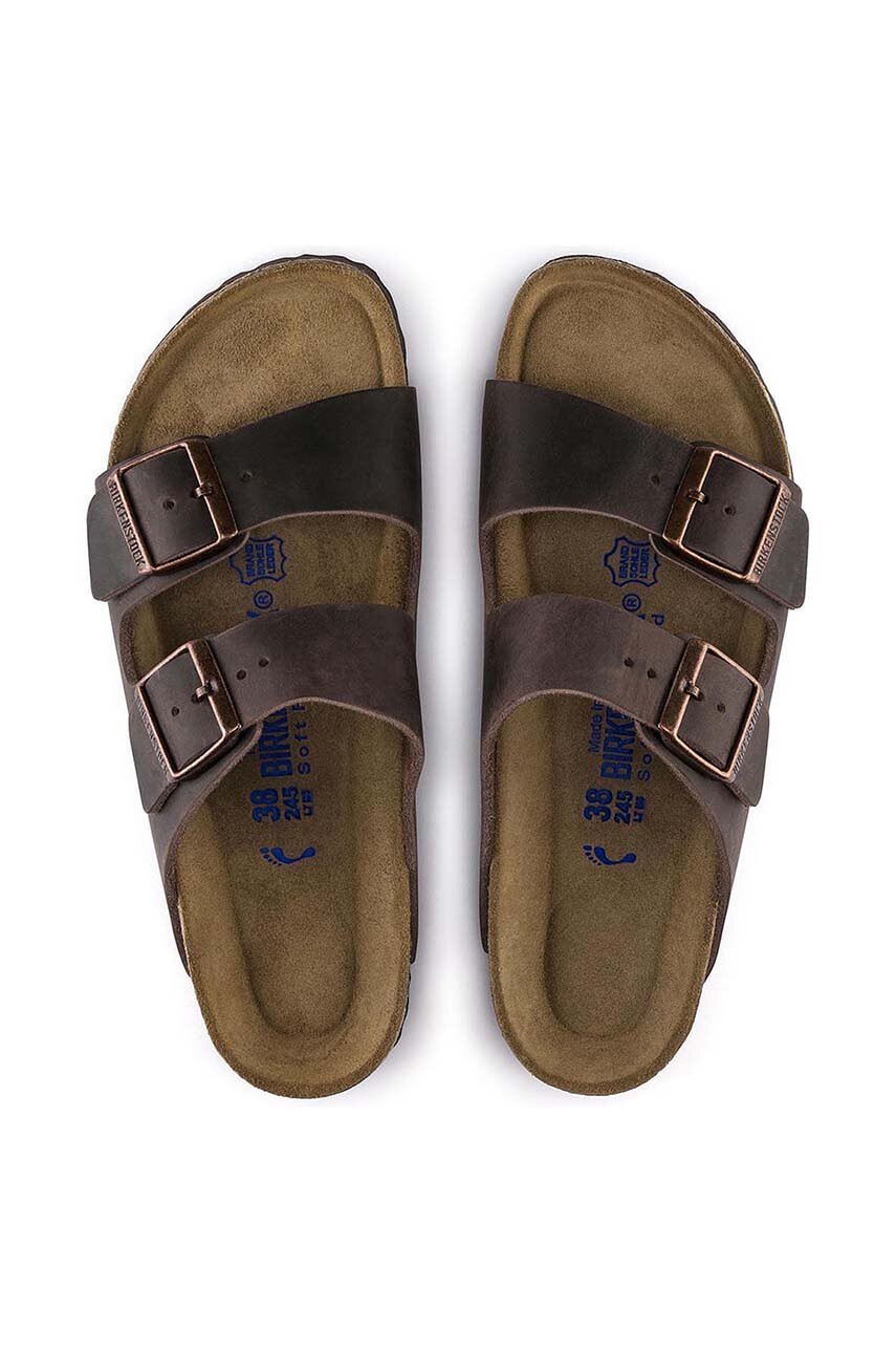 Δερμάτινες παντόφλες Birkenstock Arizona γυναικείες, χρώμα: καφέ, 452763 φωτογραφία