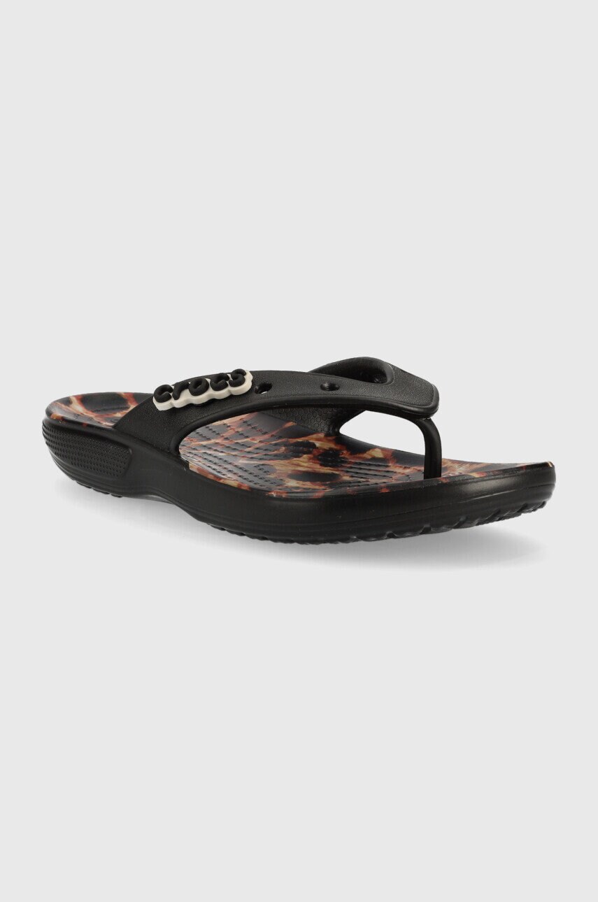 

Вьетнамки Crocs женские цвет чёрный на плоском ходу